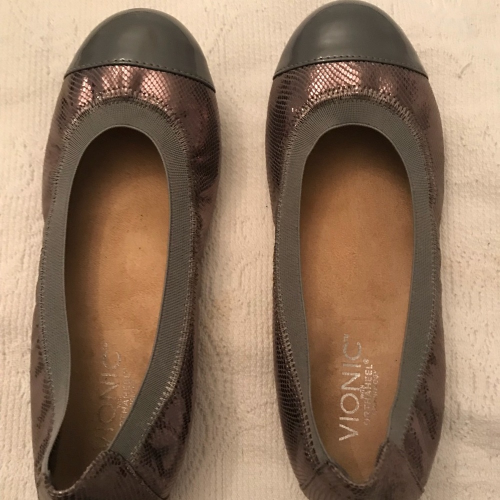 Vionic flats